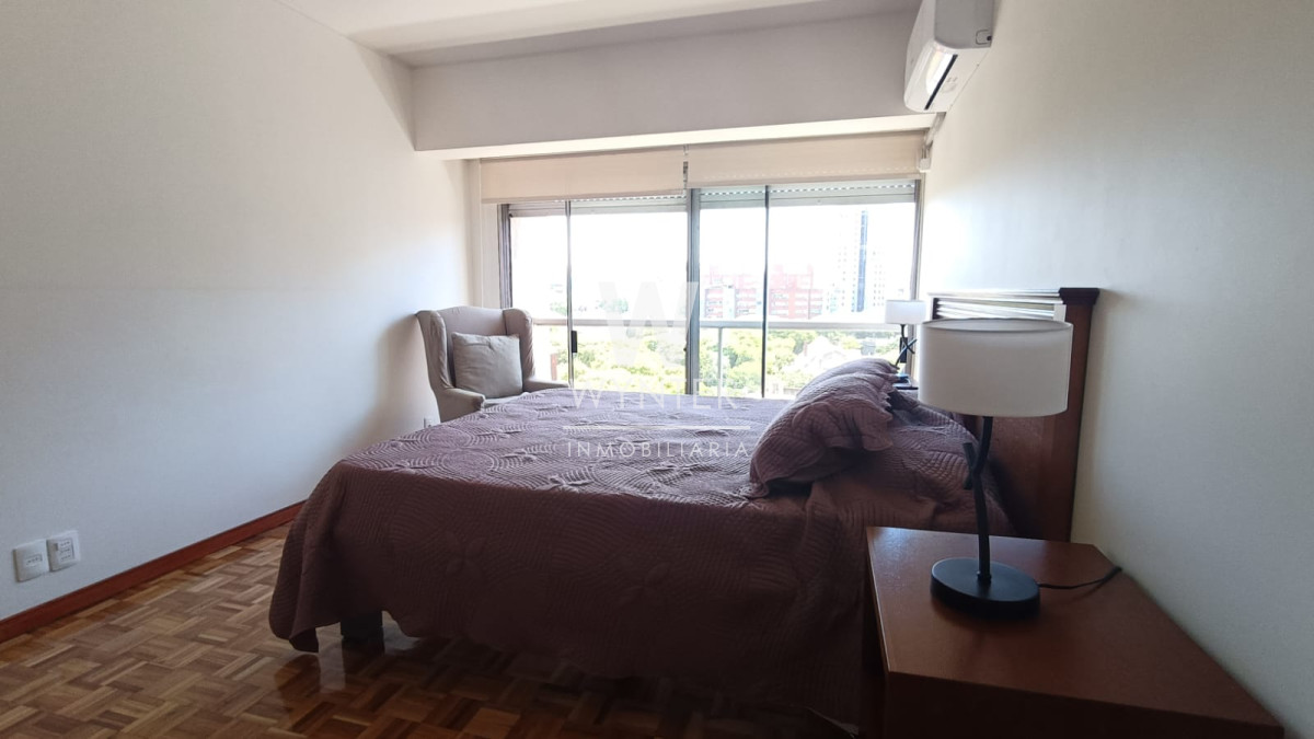 Apartamento ID.5461 - Venta, apartamento 3 dormitorios y servicio. Pocitos 