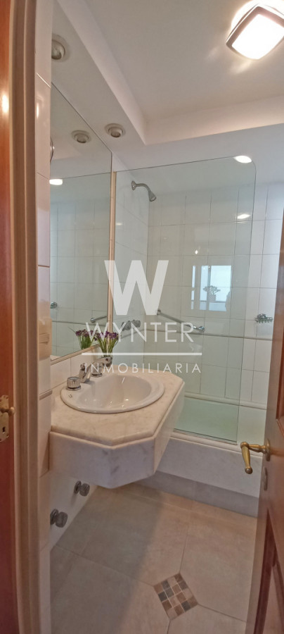 Apartamento ID.6158 - Apartamento en venta. Edificio Porto Scala frente al Puerto