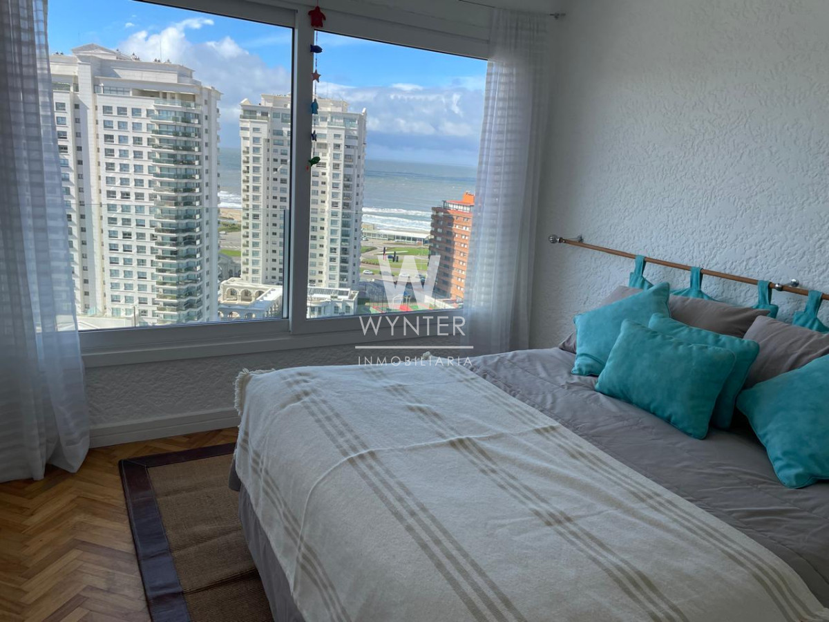 Apartamento ID.4316 - Alquiler de temporada primera fila de playa mansa, con dep. de servicio.