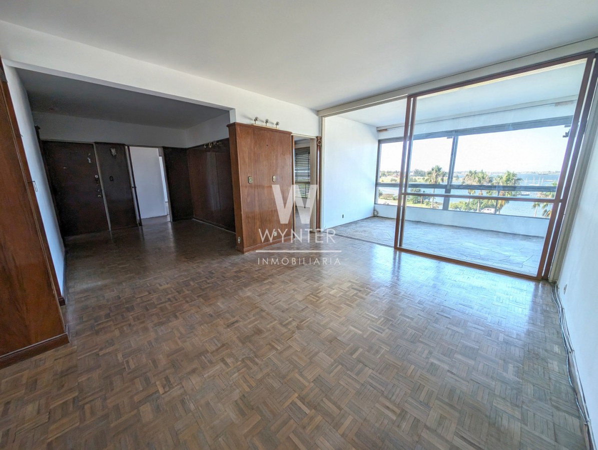 Apartamento ID.6293 - Edificio Panamericano, 3 dorm y servicio. En venta 