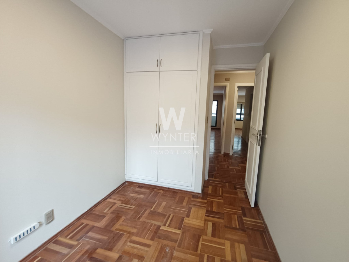 Apartamento ID.6538 - ALQUILER - 3 DORMITORIOS Y SERVICIO – POCITOS