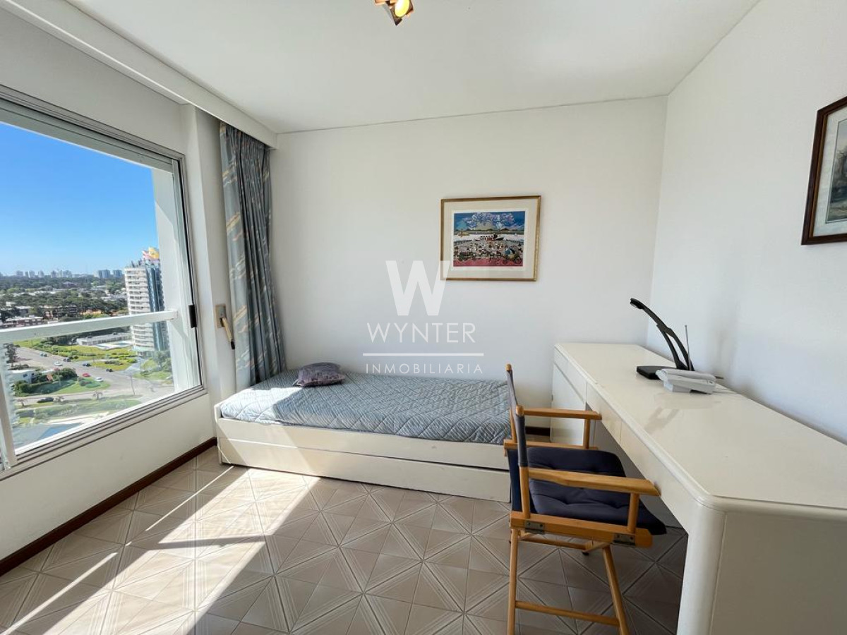 Apartamento ID.4443 - Primera fila Brava con excelente vista - 3 y dep. 