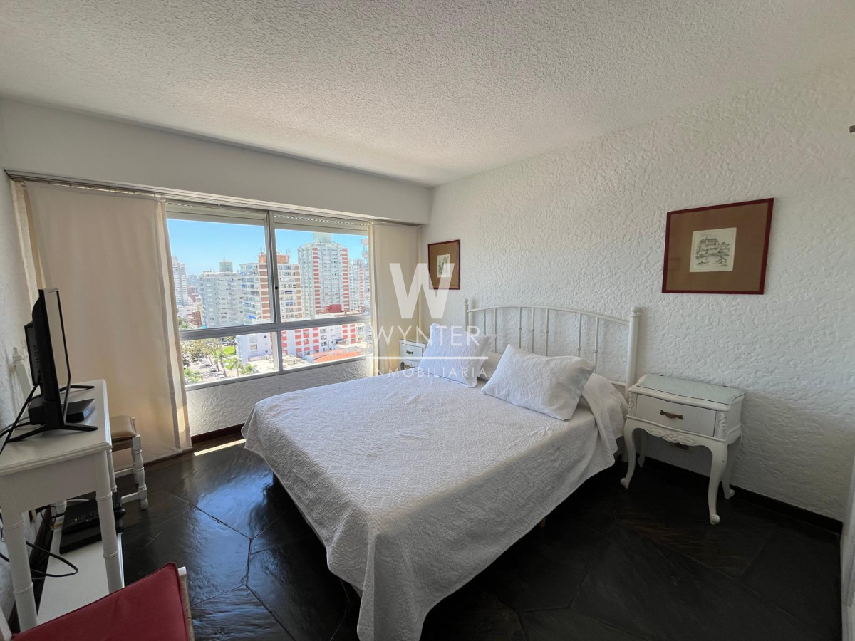 Apartamento ID.883 - Piso Alto A Pasos Del Puerto - 3 Dorm.
