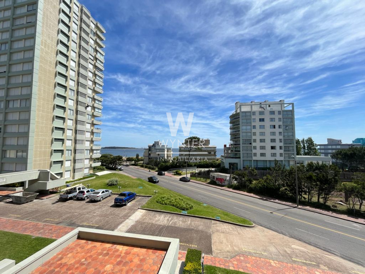 Apartamento ID.4461 - Oportunidad en edificio Fragata a pasos del mar, excelente construcción - 3 dormitorios