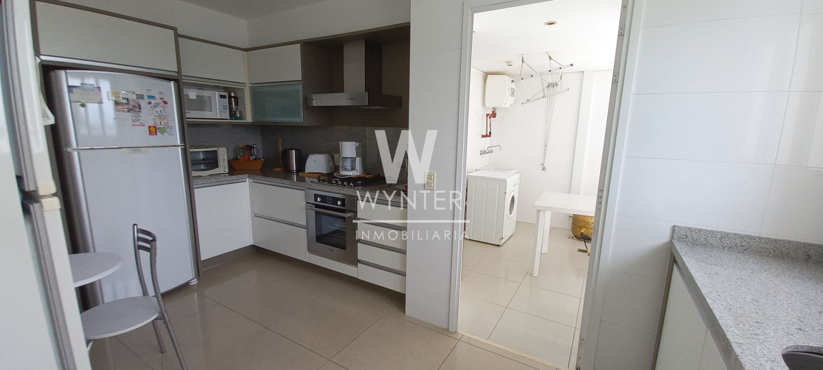 Apartamento ID.12 - Aquarela piso alto - 4 suites