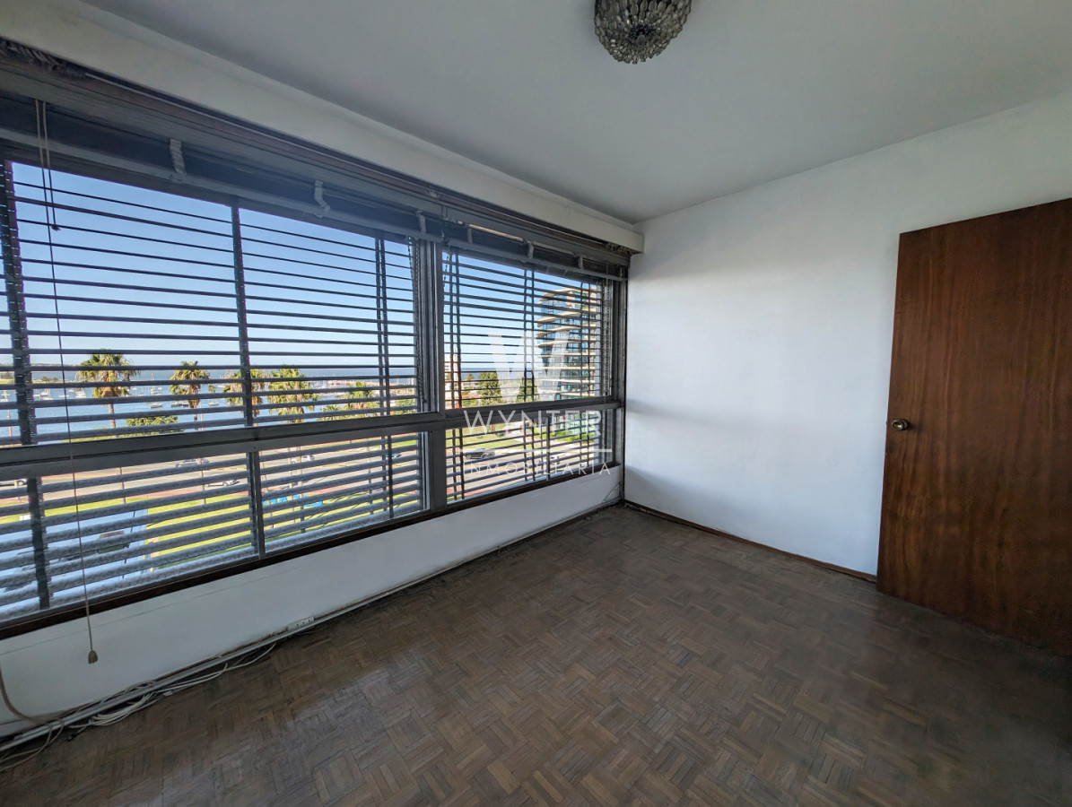 Apartamento ID.6293 - Edificio Panamericano, 3 dorm y servicio. En venta 