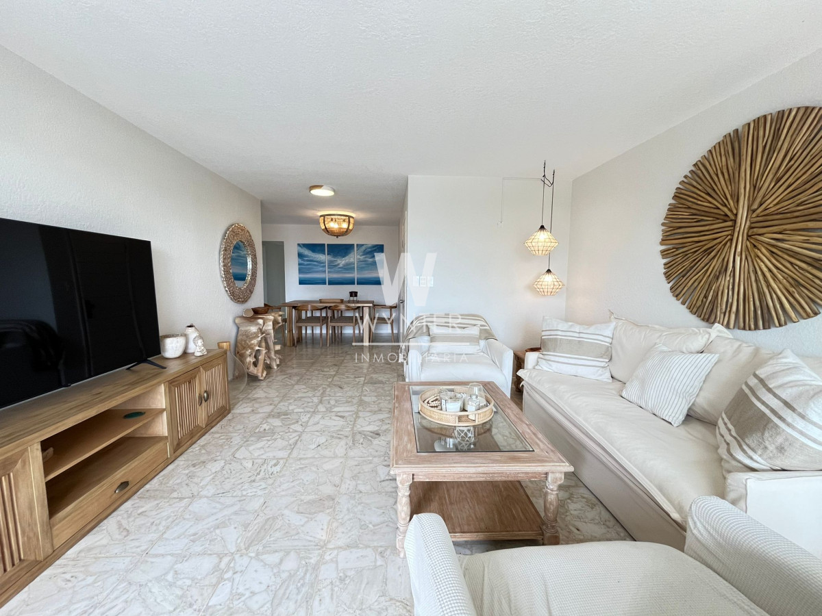 Apartamento ID.3602 - Alquiler temporal edificio Fragata Playa Mansa - 3 dormitorios