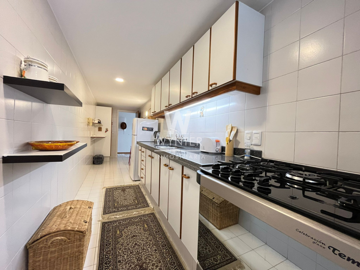 Apartamento ID.4111 - Apartamento en venta próximo al Hotel Enjoy y del mar - 2 dormitorios y medio 