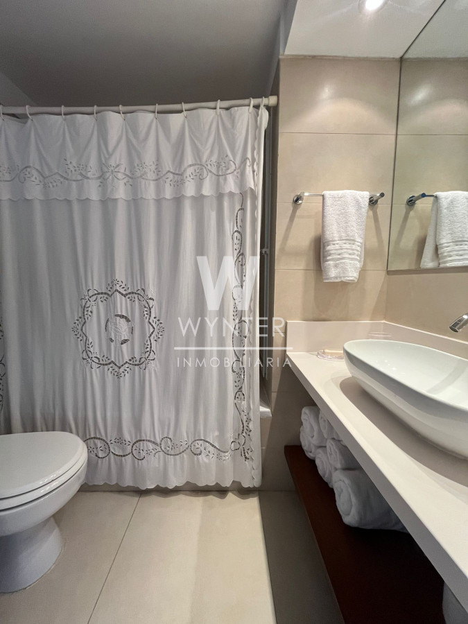 Apartamento ID.3060 - Primera fila sobre la mansa - 3 suites más den.