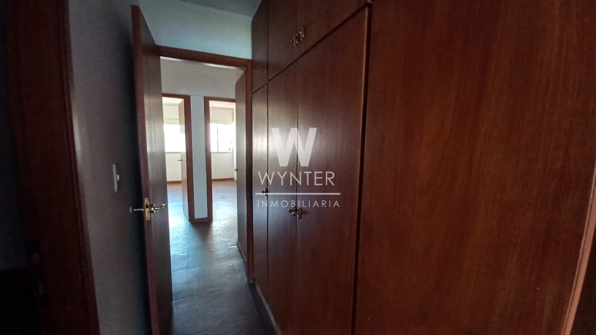 Apartamento ID.5081 - Venta. Apartamento en Rambla Gandhi, 3 dorm y servicio 