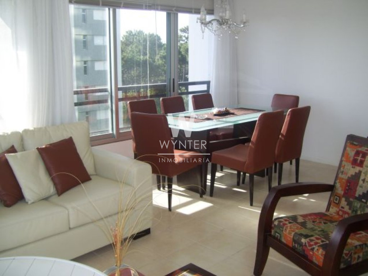 Apartamento ID.757 - Sobre Av. Roosevelt con servicios - 3 Dorm.