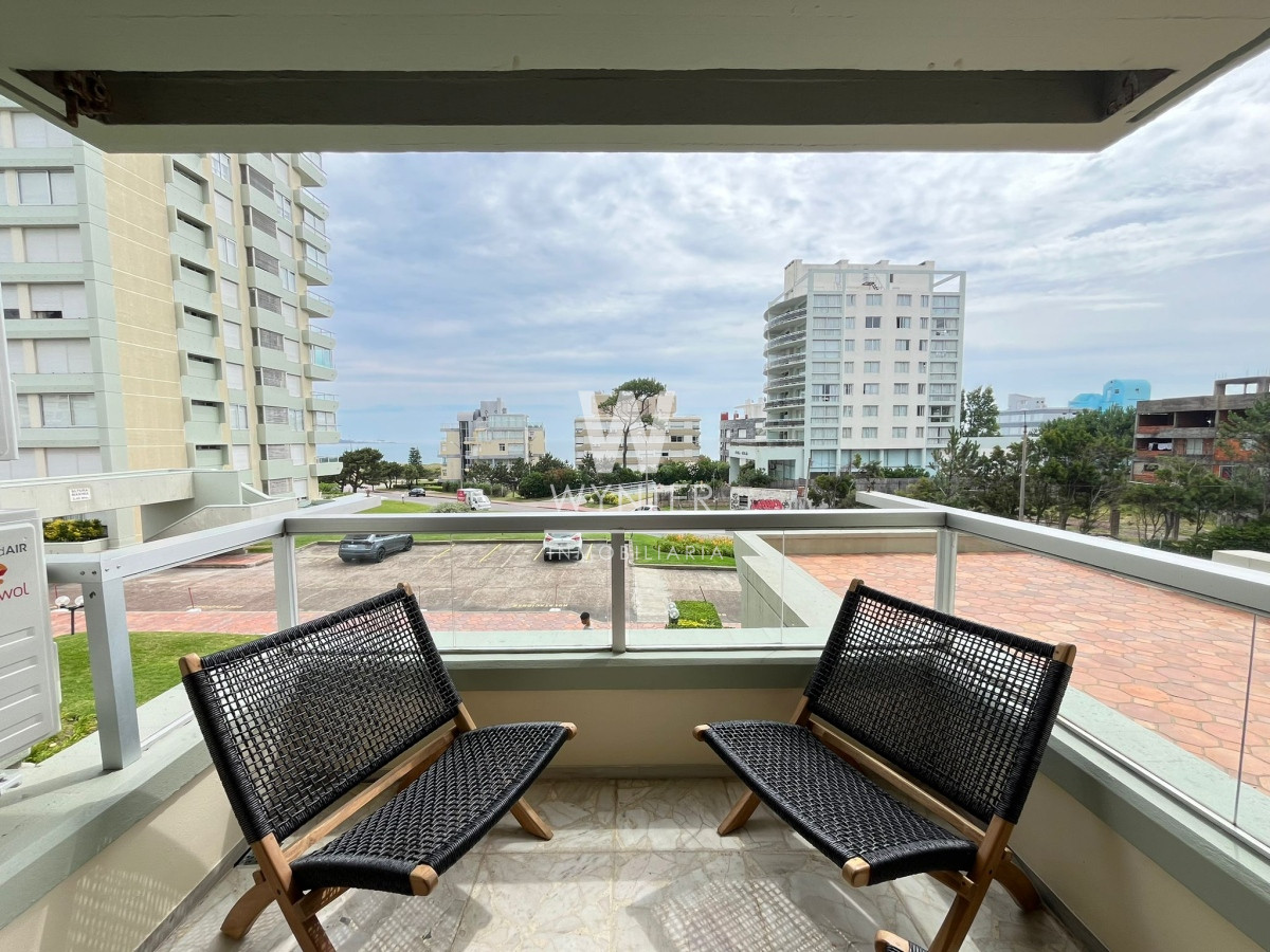 Apartamento ID.3602 - Alquiler temporal edificio Fragata Playa Mansa - 3 dormitorios