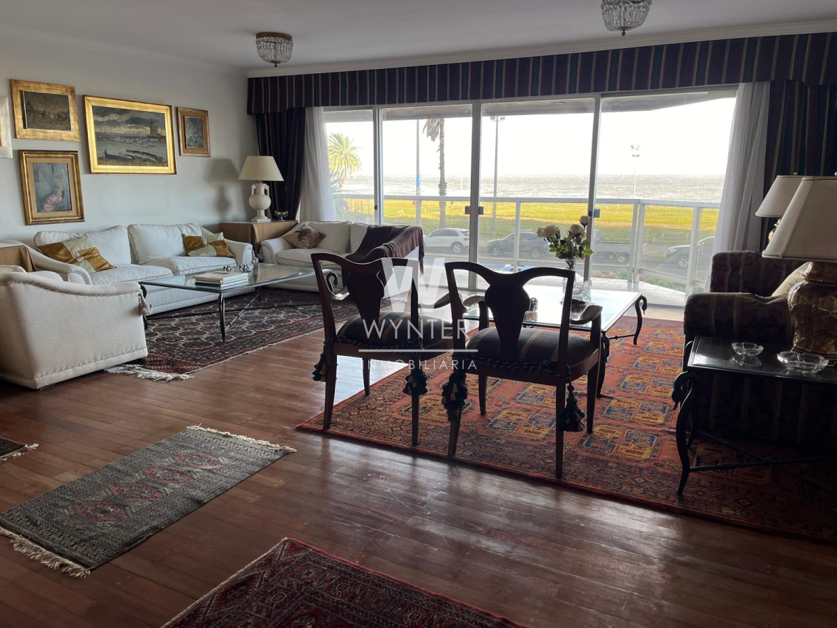 Apartamento ID.5266 - APARTAMENTO EN VENTA, RAMBLA GADNHI, 3 DORMITORIOS Y SERVICIO.