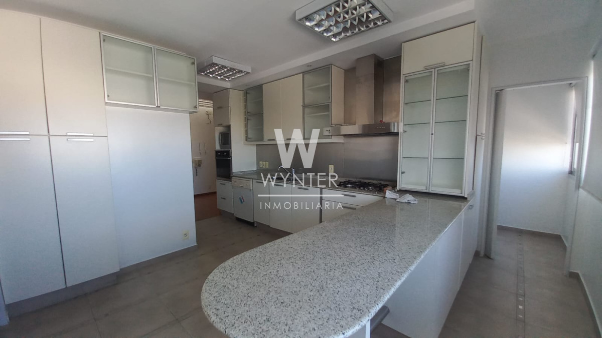Apartamento ID.2910 - En venta o alquiler,  3 dormitorios, edificio Panamericano