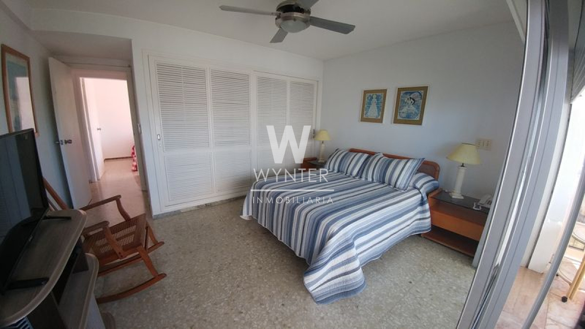 Apartamento ID.851 - Edificio clásico sobre Rambla Mansa - 2 Dorm. y Dep.
