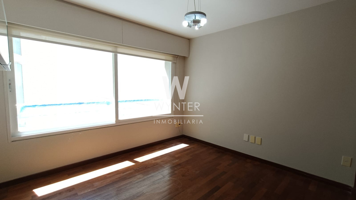 Apartamento ID.6098 - APARTAMENTO EN VENTA EN EL GOLF, 4 DORMTIROS Y SERVICIO. 