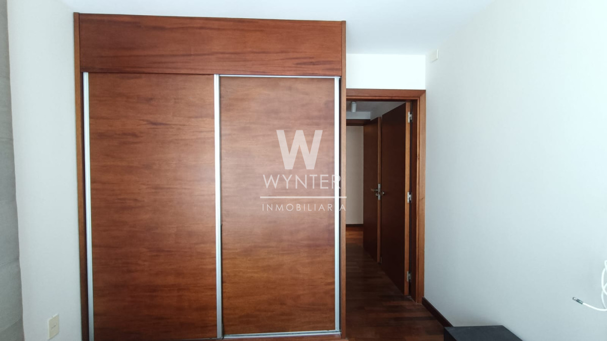 Apartamento ID.6098 - APARTAMENTO EN VENTA EN EL GOLF, 4 DORMTIROS Y SERVICIO. 