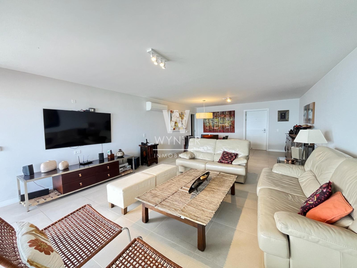 Apartamento ID.59 - Totalmente reciclado con hermosa vista a la bahía - 3 y dependencia de servicio