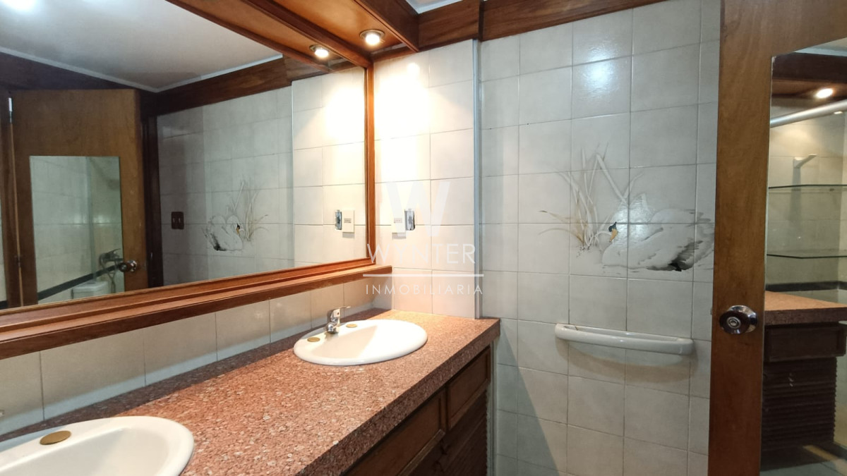 Apartamento ID.5266 - APARTAMENTO EN VENTA, RAMBLA GADNHI, 3 DORMITORIOS Y SERVICIO.