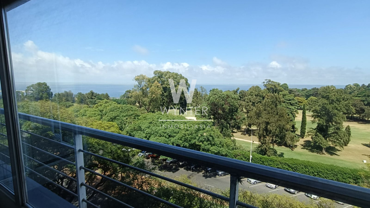 Apartamento ID.6098 - APARTAMENTO EN VENTA EN EL GOLF, 4 DORMTIROS Y SERVICIO. 