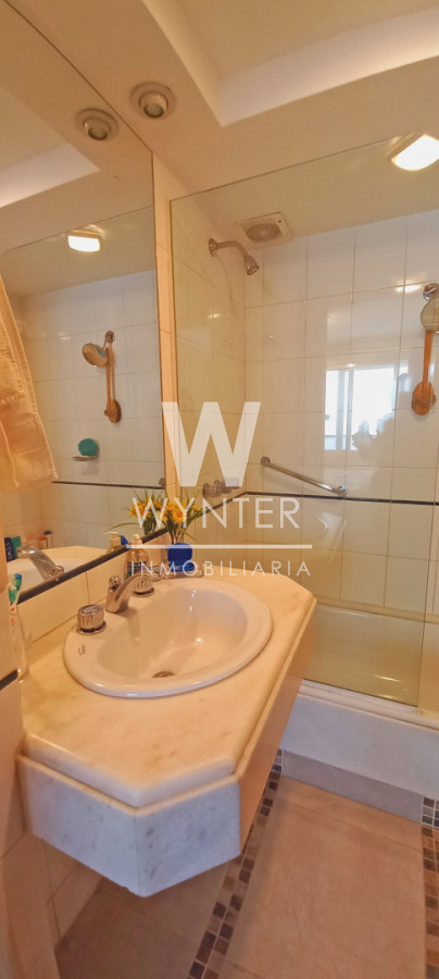 Apartamento ID.6158 - Apartamento en venta. Edificio Porto Scala frente al Puerto