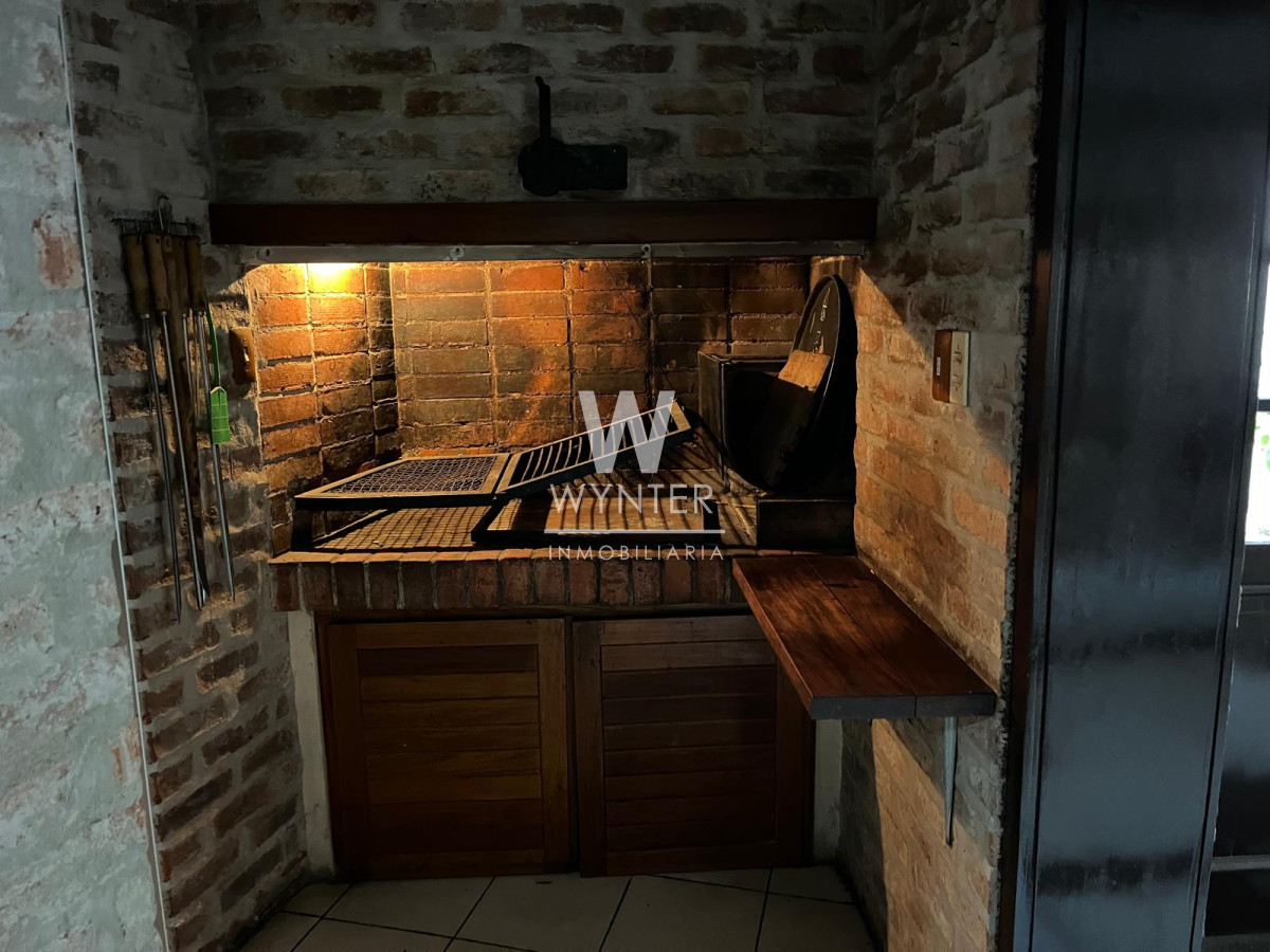 Apartamento ID.5266 - APARTAMENTO EN VENTA, RAMBLA GADNHI, 3 DORMITORIOS Y SERVICIO.
