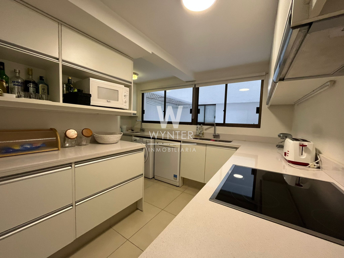 Apartamento ID.3060 - Primera fila sobre la mansa - 3 suites más den.