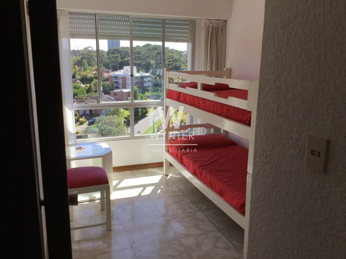 Apartamento ID.926 - Excelente apartamento reciclado con vista al mar - 3 Dorm