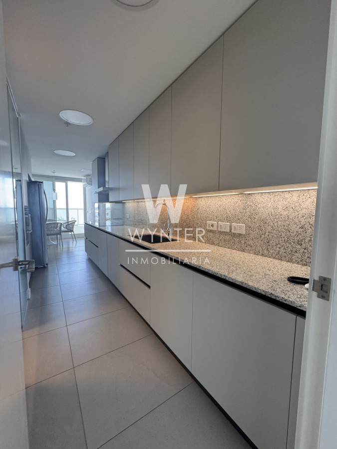 Apartamento ID.5299 - Apartamento en venta - Le Parc esquinero, piso muy alto!!!