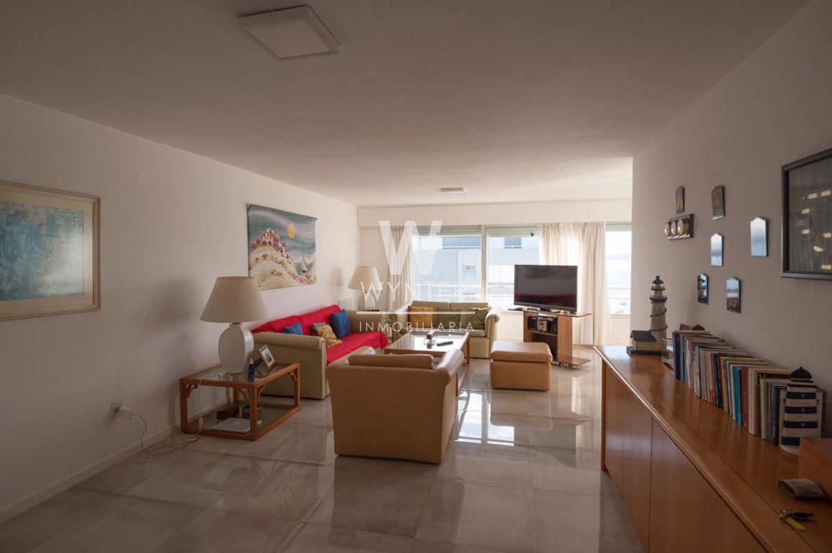 Apartamento ID.954 - Piso alto con espectacular vista al mar - 3 dorm y dep.