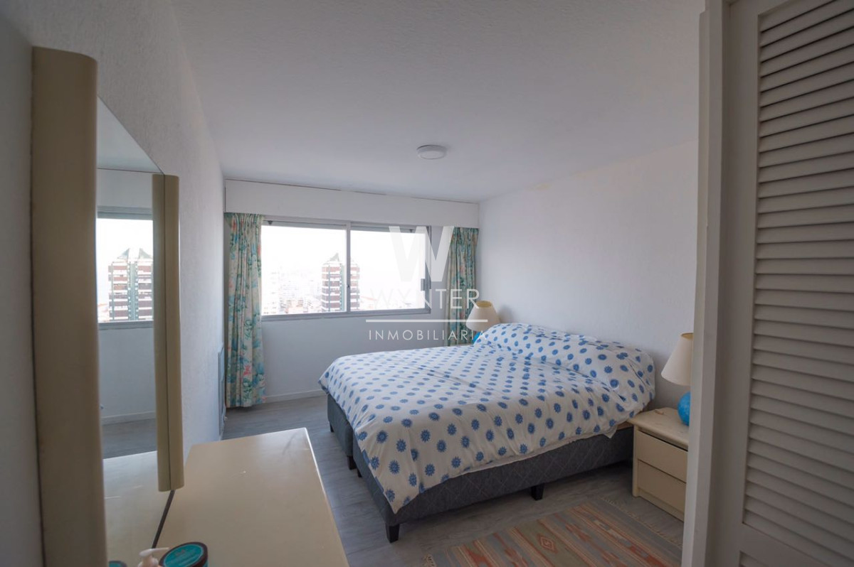 Apartamento ID.954 - Piso alto con espectacular vista al mar - 3 dorm y dep.