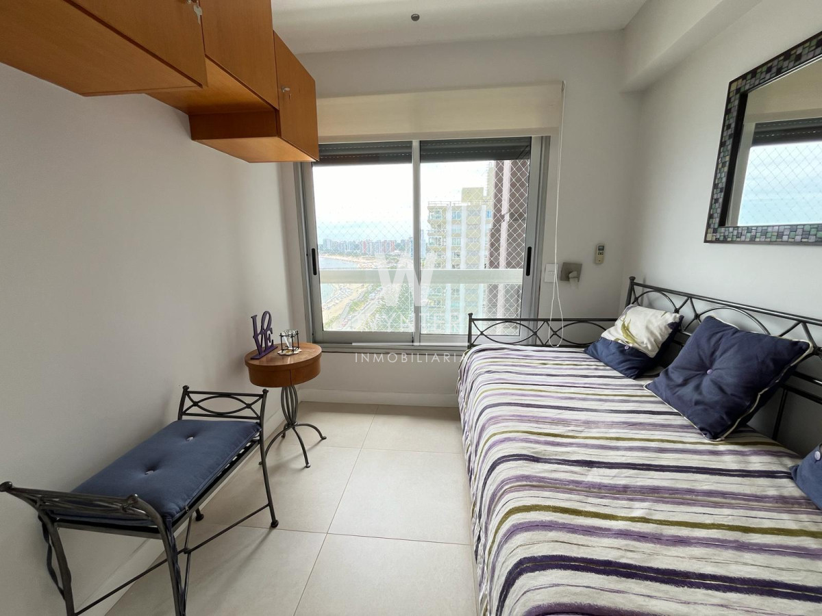 Apartamento ID.59 - Totalmente reciclado con hermosa vista a la bahía - 3 y dependencia de servicio