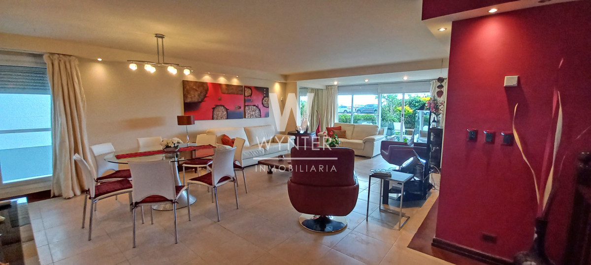 Apartamento ID.6158 - Apartamento en venta. Edificio Porto Scala frente al Puerto