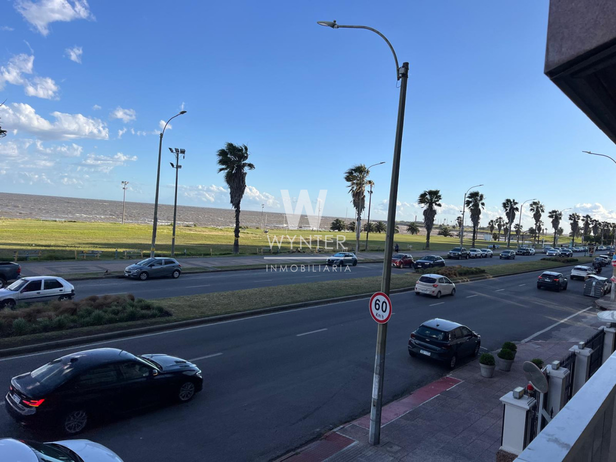 Apartamento ID.5266 - APARTAMENTO EN VENTA, RAMBLA GADNHI, 3 DORMITORIOS Y SERVICIO.