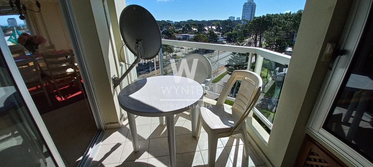 Apartamento ID.1456 - Av. Roosevelt - 2 dormitorios con parrillero y estufa a leña