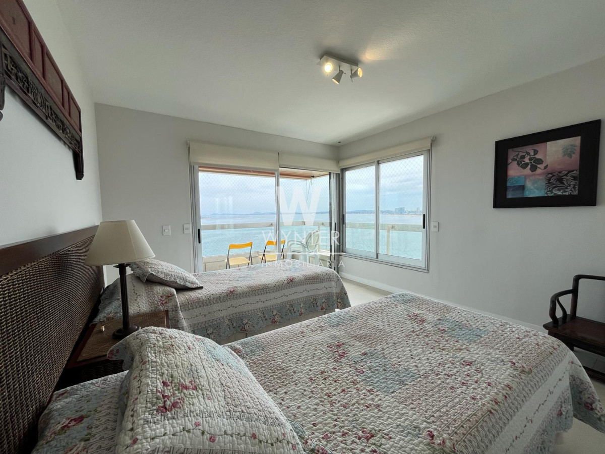 Apartamento ID.59 - Totalmente reciclado con hermosa vista a la bahía - 3 y dependencia de servicio