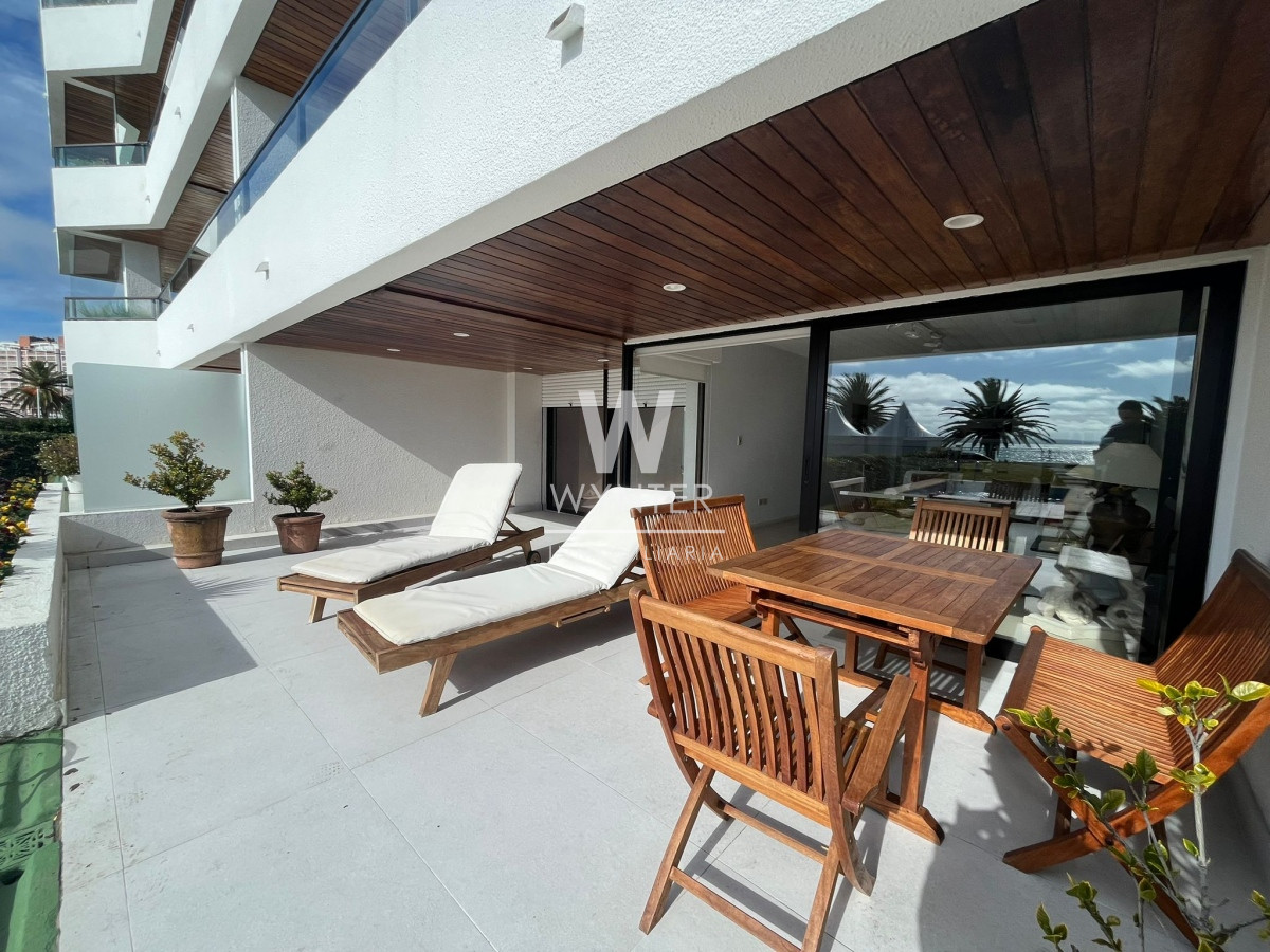 Apartamento ID.3060 - Primera fila sobre la mansa - 3 suites más den.