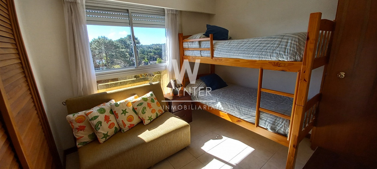 Apartamento ID.1456 - Av. Roosevelt - 2 dormitorios con parrillero y estufa a leña