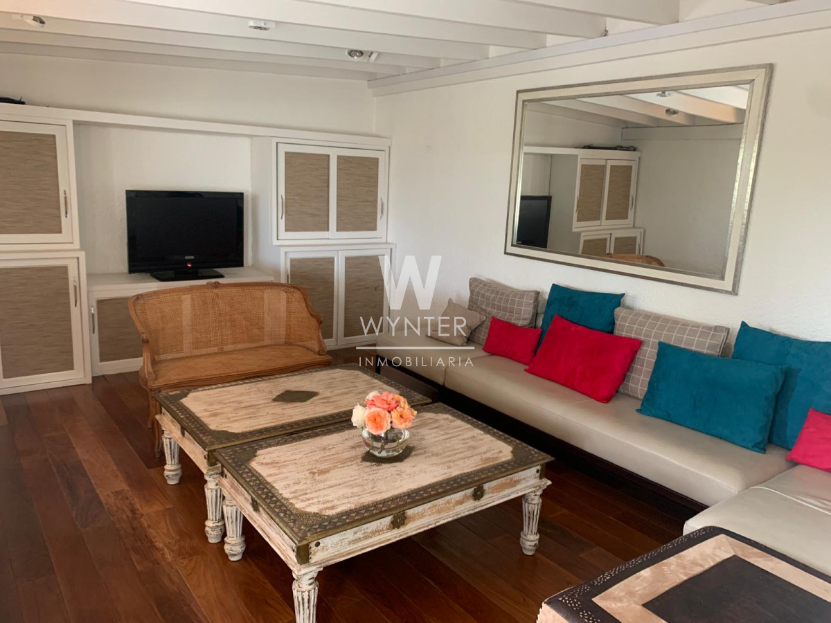 Apartamento ID.3438 - Carrasco, espectacular PH dúplex 