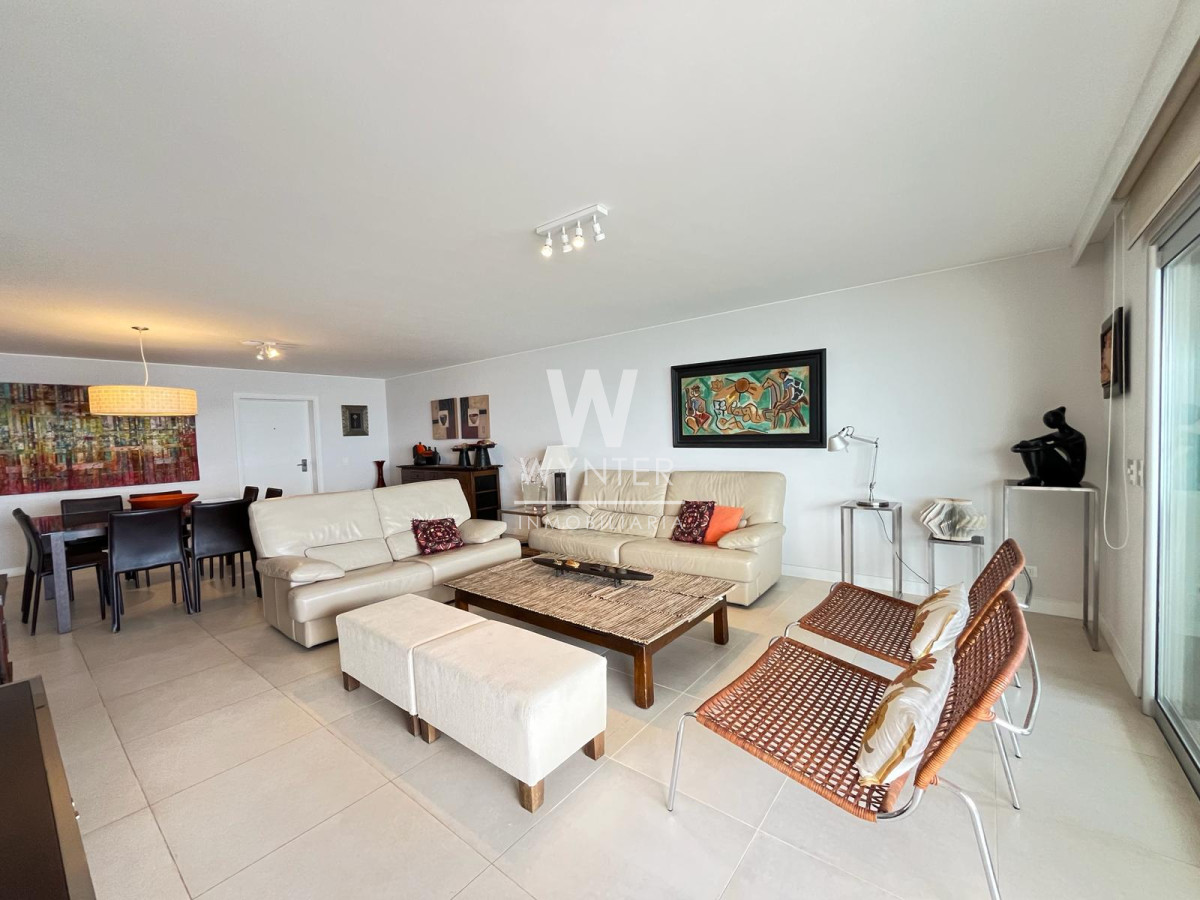 Apartamento ID.59 - Totalmente reciclado con hermosa vista a la bahía - 3 y dependencia de servicio