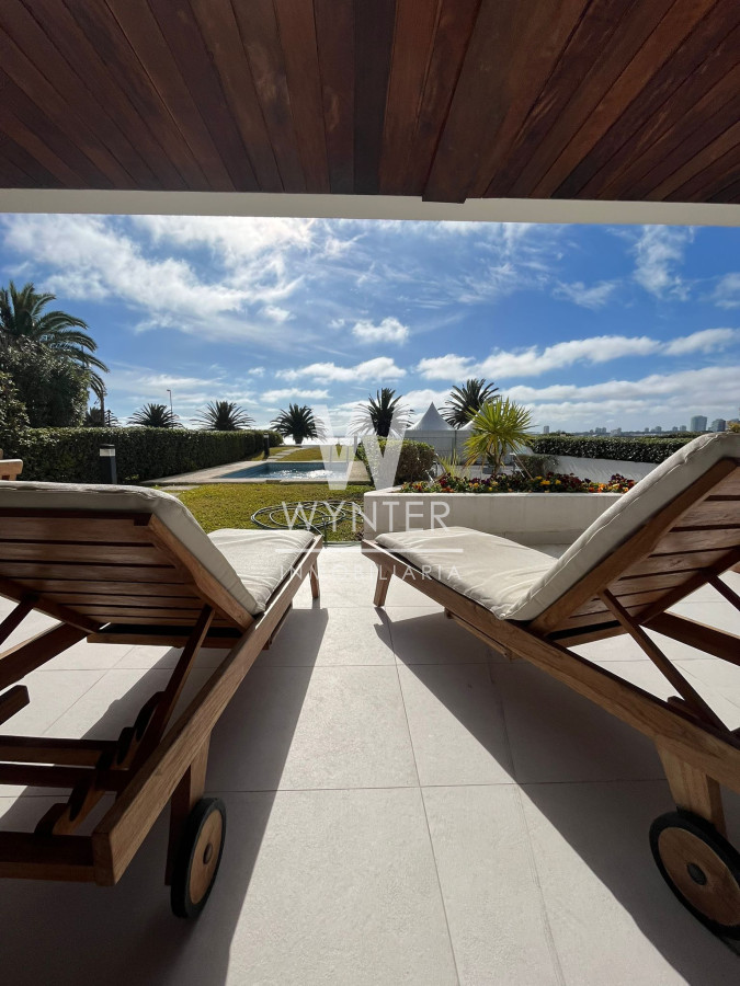 Apartamento ID.3060 - Primera fila sobre la mansa - 3 suites más den.