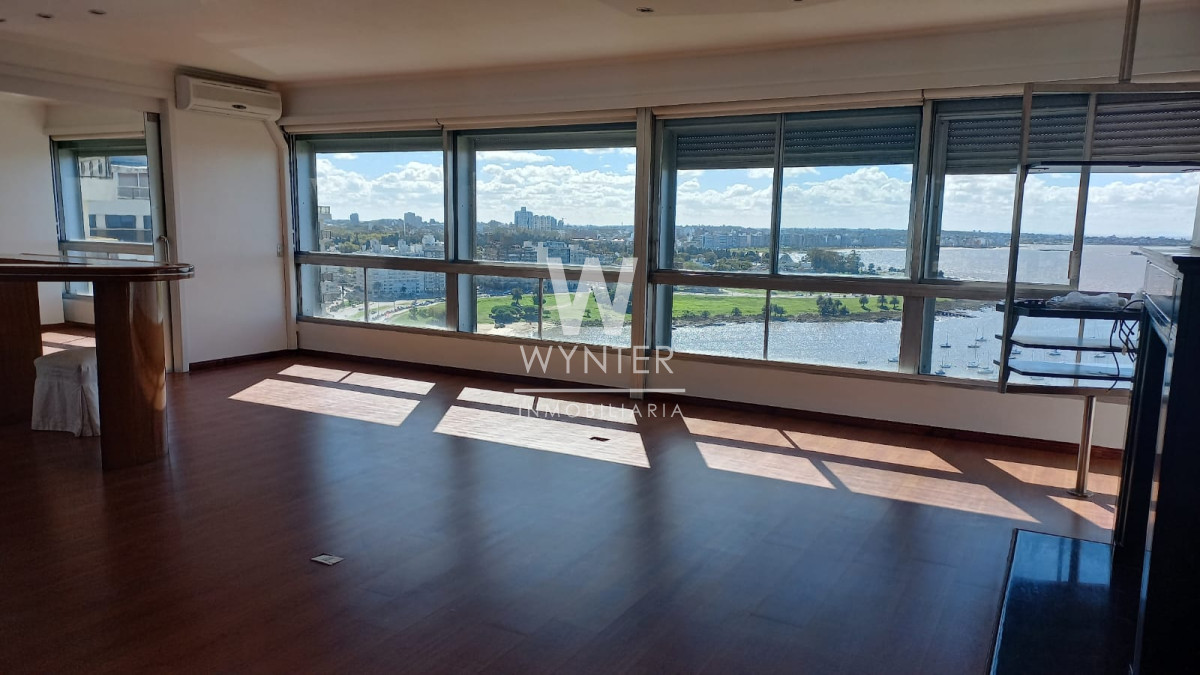 Apartamento ID.2910 - En venta o alquiler,  3 dormitorios, edificio Panamericano