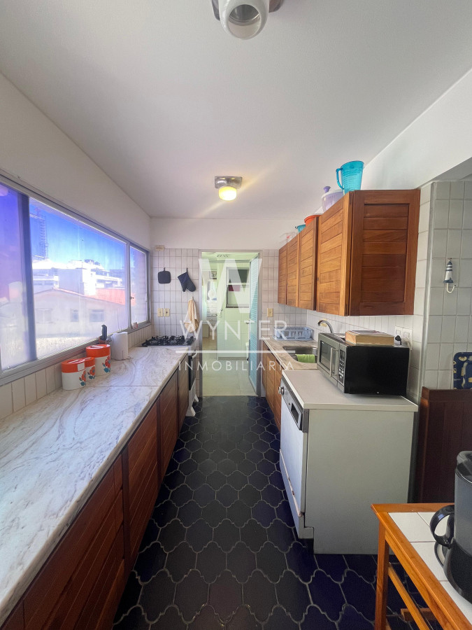 Apartamento ID.5443 - Apartamento en venta - Primera fila sobre el Emir