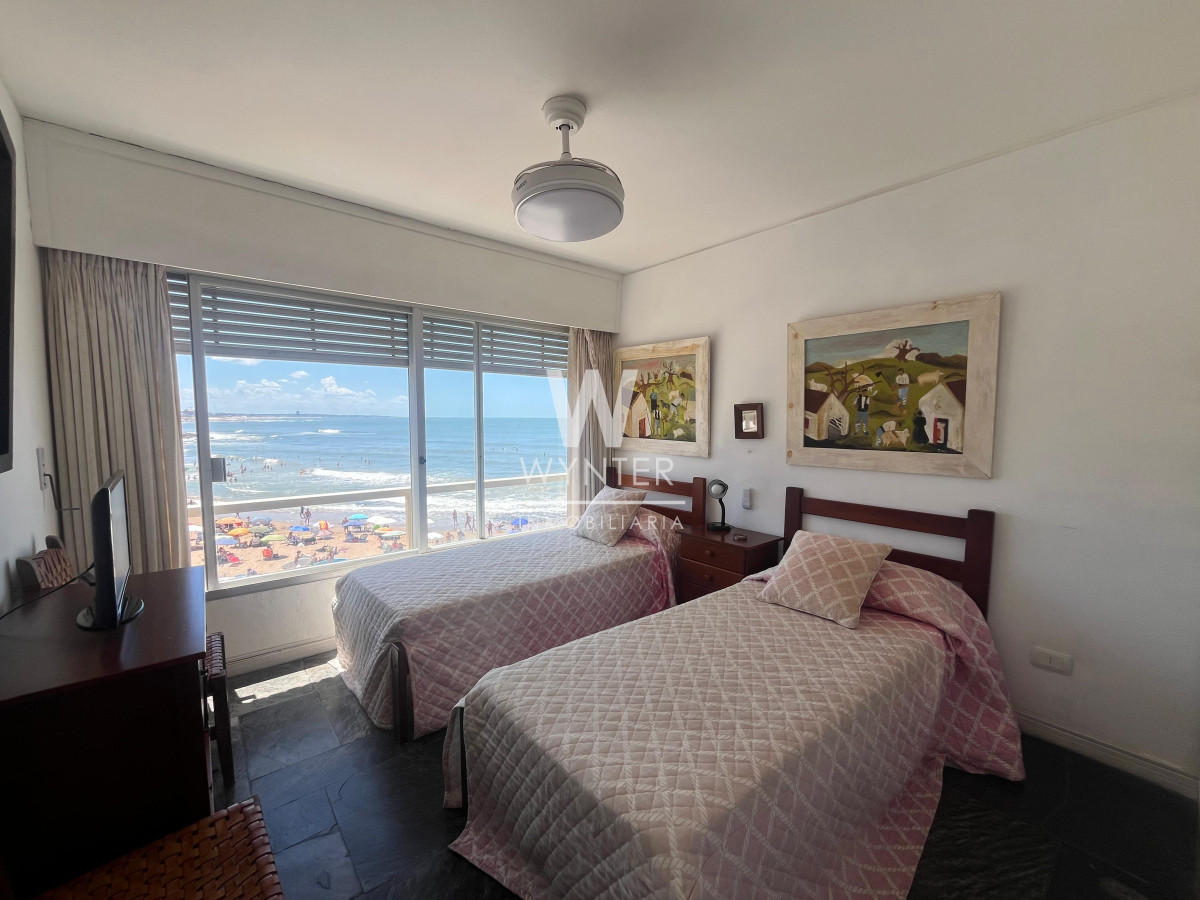 Apartamento ID.5443 - Apartamento en venta - Primera fila sobre el Emir