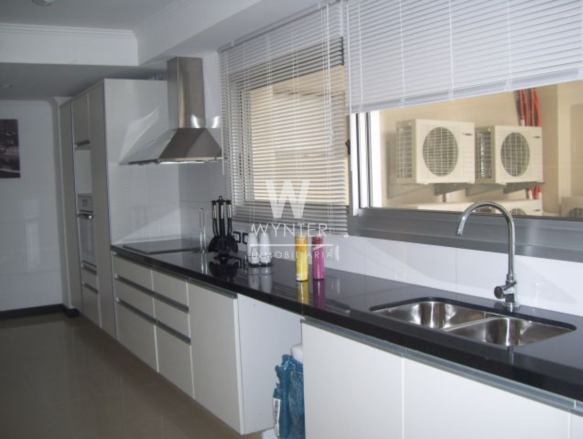 Apartamento ID.772 - Torre Lobos.  Primera fila, hermosa vista, 3 suites y dep.