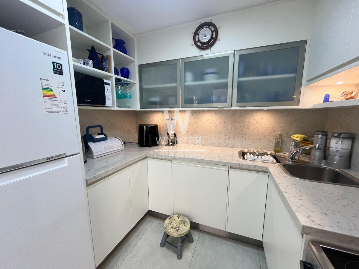 Apartamento ID.5333 - Apartamento en alquiler temporal en primera fila, playa mansa!!!