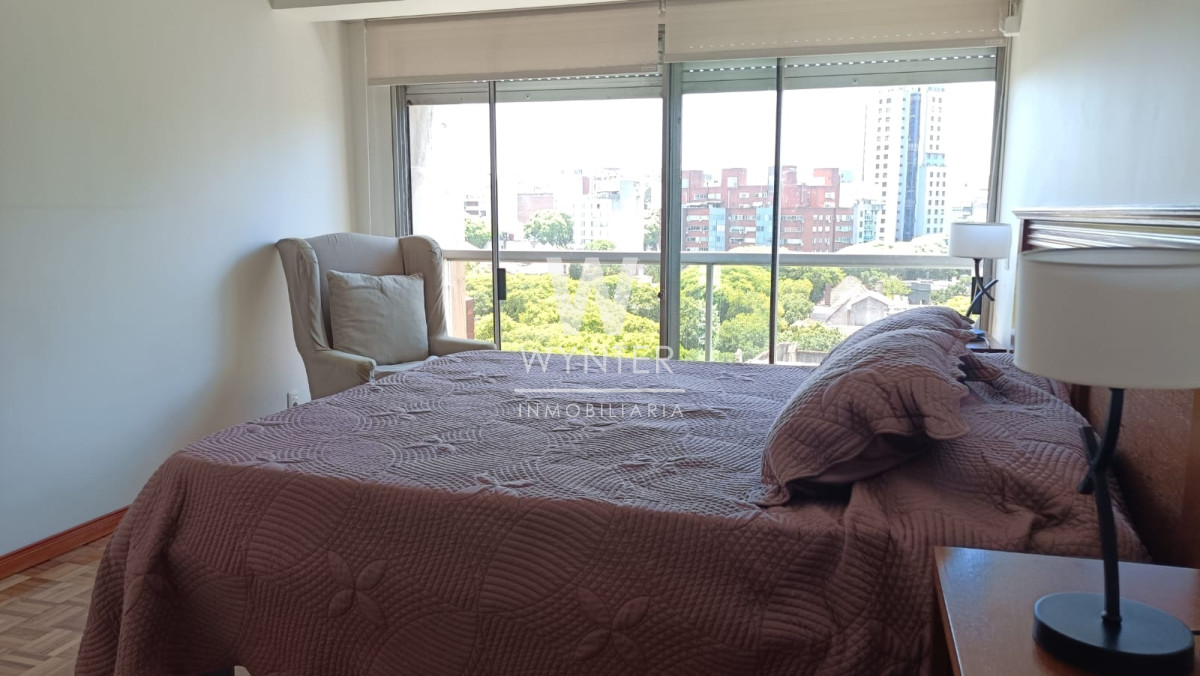 Apartamento ID.5461 - Venta, apartamento 3 dormitorios y servicio. Pocitos 