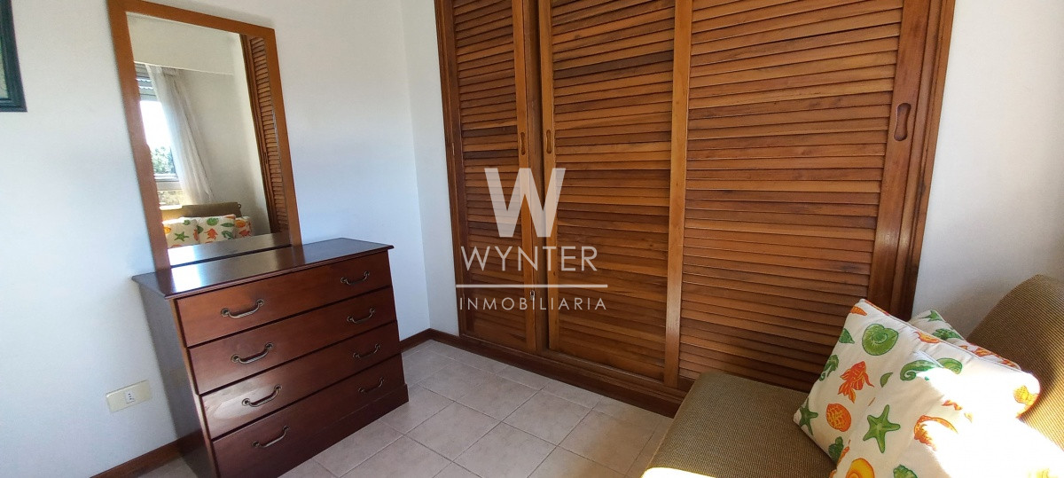 Apartamento ID.1456 - Av. Roosevelt - 2 dormitorios con parrillero y estufa a leña