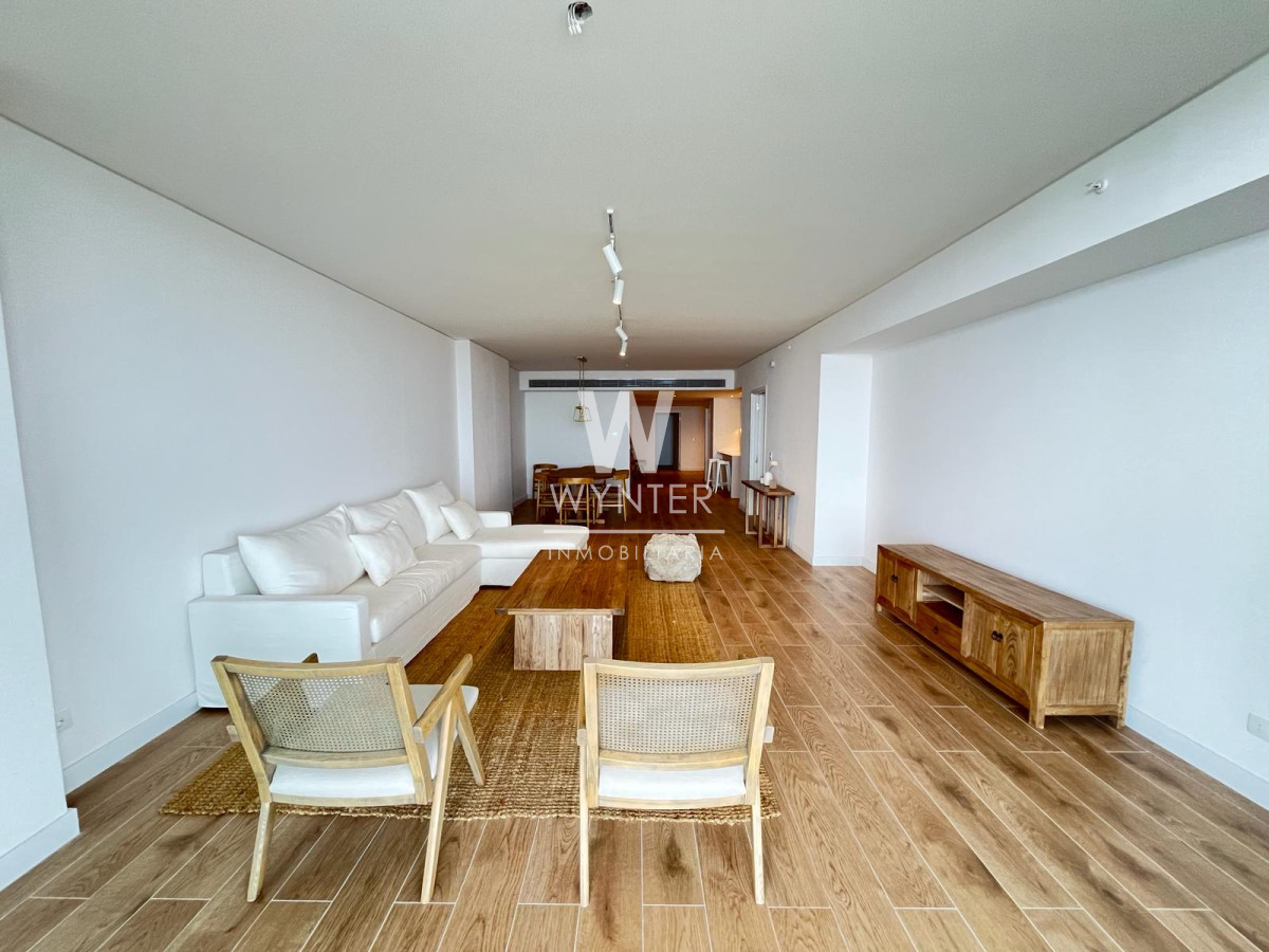 Apartamento ID.4728 - Trump tower, 1 dorm + den en venta!!!