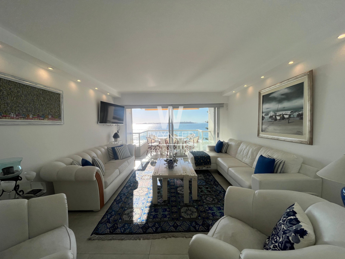 Apartamento ID.5333 - Apartamento en alquiler temporal en primera fila, playa mansa!!!